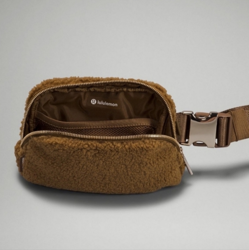 Lululemon Athletica Everywhere Fleece Belt Bag (Burnt Caramel) NWT - Picture 2 of 7